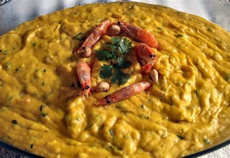  Vatapá: Experience the Creamy Delights of This Afro-Brazilian Stew Infused with Aromatic Spices and Savory Seafood